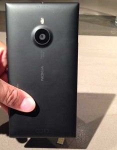 Nokia-Lumia-1520-phablet-Camera