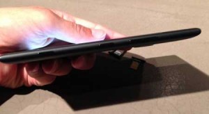 Nokia-Lumia-1520-phablet-sideview