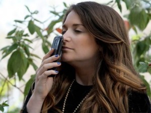 transmitting odor via smartphone